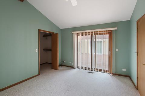 885 Red Oak St, Addison, IL 60101 photo 10