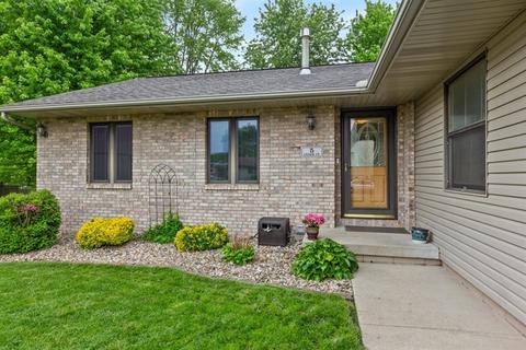 5 Cedar Ct, Bloomington, IL 61701 photo 2