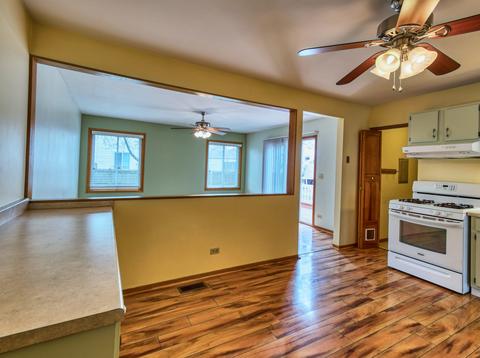 416 E Chippendale Dr, Bartlett, IL 60103 photo 6