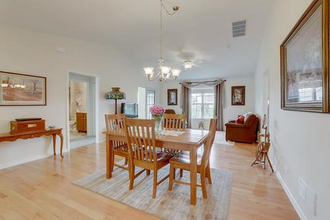 1105 Monroe Ave, Mchenry, IL 60050 photo 2