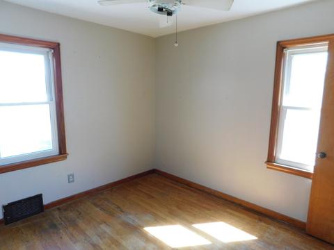 906 Douglas St, Morris, IL 60450 photo 10
