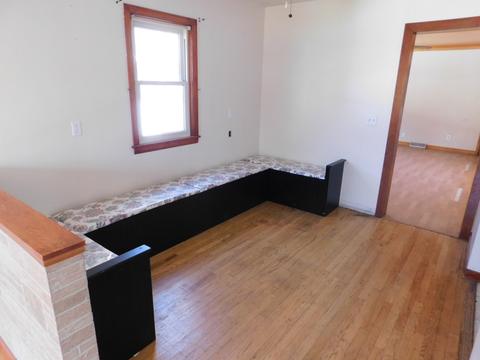 906 Douglas St, Morris, IL 60450 photo 4