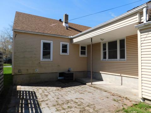 906 Douglas St, Morris, IL 60450 photo 14