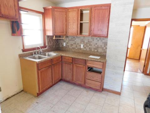 906 Douglas St, Morris, IL 60450 photo 5