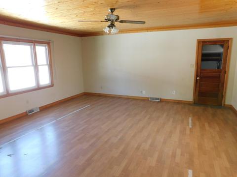 906 Douglas St, Morris, IL 60450 photo 7