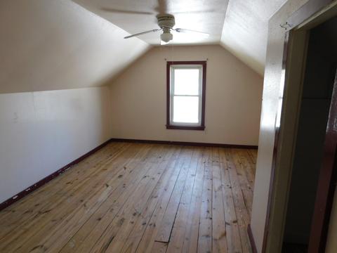 906 Douglas St, Morris, IL 60450 photo 12