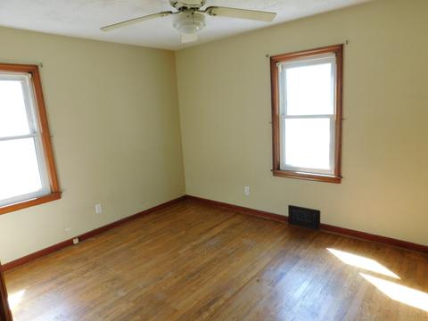 906 Douglas St, Morris, IL 60450 photo 9