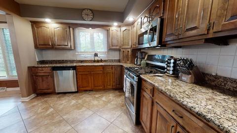 905 Crestline Dr, Normal, IL 61761 photo 15