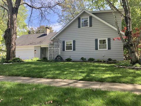 905 Crestline Dr, Normal, IL 61761 photo 4