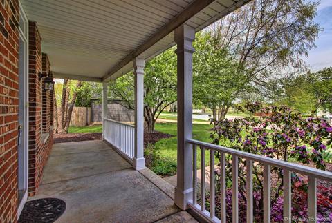 988 S Hampton Ct, Aurora, IL 60506 photo 4