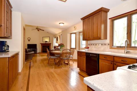 820 Francine Dr, Bartlett, IL 60103 photo 7