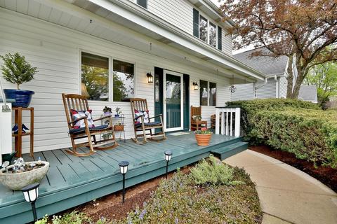 820 Francine Dr, Bartlett, IL 60103 photo 2