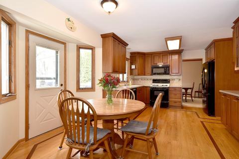 820 Francine Dr, Bartlett, IL 60103 photo 9