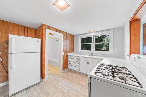 364 Dwight St, Elgin, IL 60120 photo 13