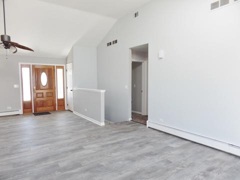 1504 Comanche Dr, Bolingbrook, IL 60490 photo 9