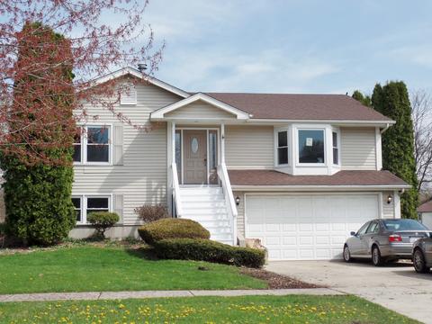 1504 Comanche Dr, Bolingbrook, IL 60490 photo 1