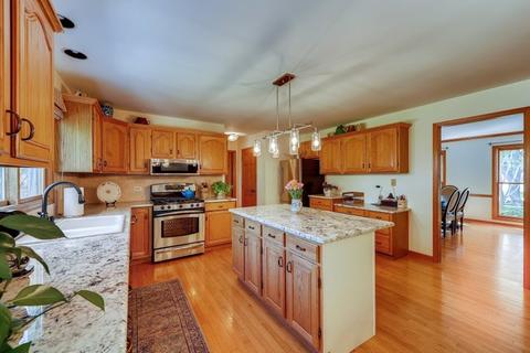 685 Spruce Tree Dr, Cary, IL 60013 photo 11