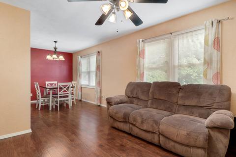 9 Cedar Ct, Bloomington, IL 61701 photo 4