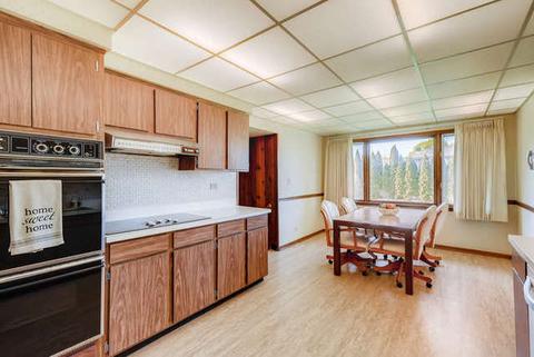 1602 E Cedar Ln, Mount Prospect, IL 60056 photo 11