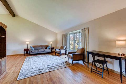 1602 E Cedar Ln, Mount Prospect, IL 60056 photo 5