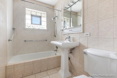 7336 S Sholer Ave, Bridgeview, IL 60455 photo 18