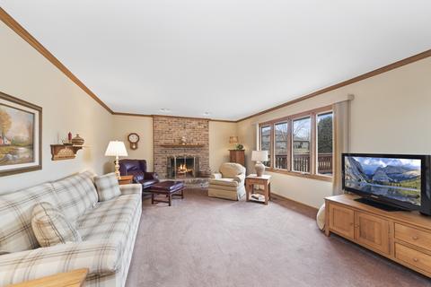 449 Waterford Dr, Willowbrook, IL 60527 photo 11