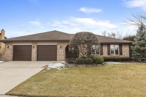 449 Waterford Dr, Willowbrook, IL 60527 photo 1