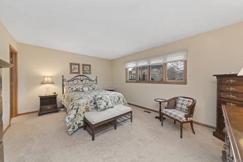 449 Waterford Dr, Willowbrook, IL 60527 photo 17