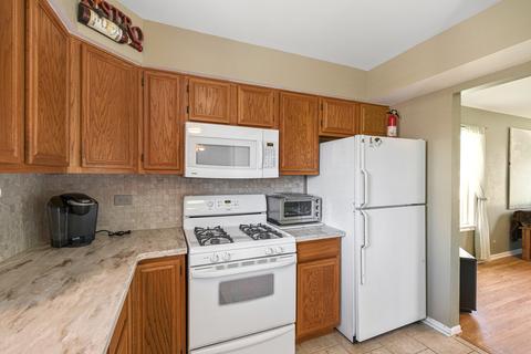 555 Foxford Rd, Bartlett, IL 60103 photo 11