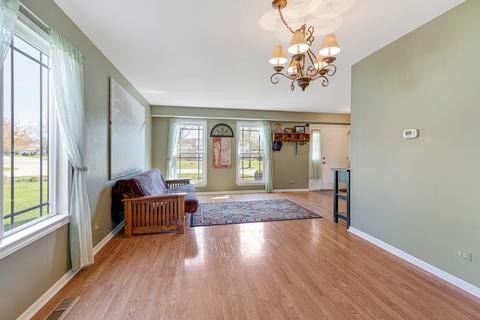 555 Foxford Rd, Bartlett, IL 60103 photo 7