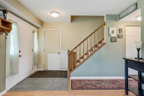 555 Foxford Rd, Bartlett, IL 60103 photo 3