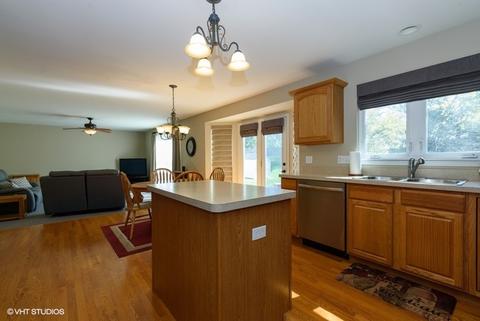 223 Hearthstone Dr, Bartlett, IL 60103 photo 7