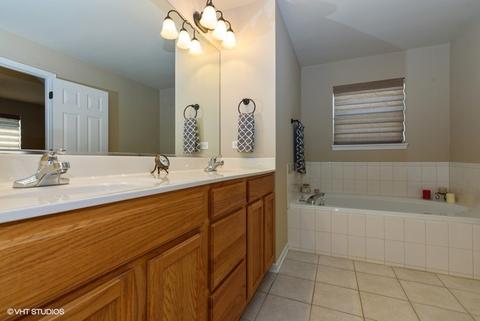 223 Hearthstone Dr, Bartlett, IL 60103 photo 14