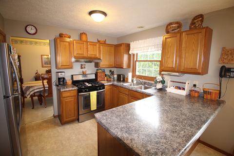 1604 Ashbrook Ct, Normal, IL 61761 photo 8