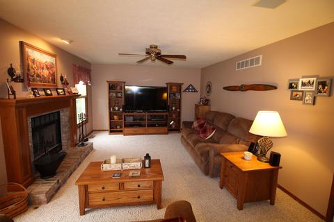 1604 Ashbrook Ct, Normal, IL 61761 photo 9