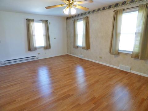 324 E Steward St, Plano, IL 60545 photo 4
