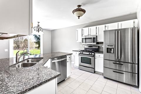 351 Persimmon Ct, Bartlett, IL 60103 photo 7