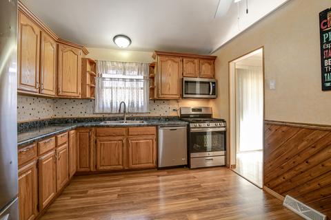 421 Northgate Rd, Lindenhurst, IL 60046 photo 8