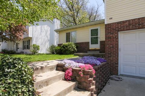 44 Edgewood Ct, Bloomington, IL 61701 photo 3