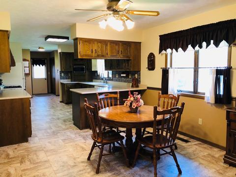 208 Scott Dr, Dwight, IL 60420 photo 5