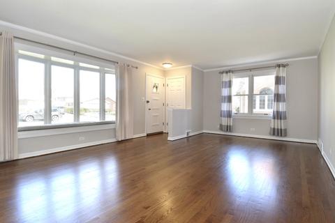 421 S Pine St, Mount Prospect, IL 60056 photo 9