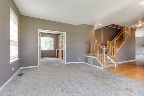 446 Mockingbird Ct, Lindenhurst, IL 60046 photo 9