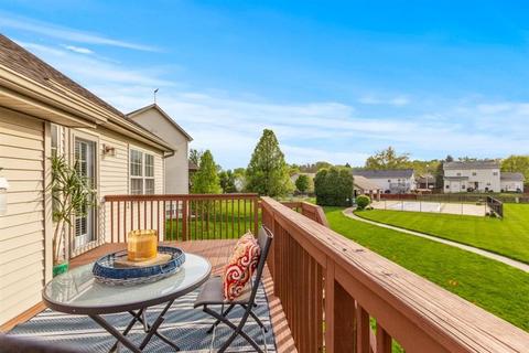 360 Beechwood Ct, Normal, IL 61761 photo 2
