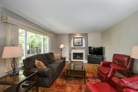 511 Bourbon Ln, Naperville, IL 60565 photo 11