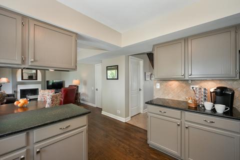 511 Bourbon Ln, Naperville, IL 60565 photo 8