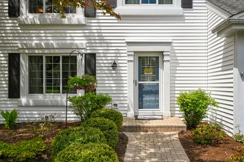 511 Bourbon Ln, Naperville, IL 60565 photo 2