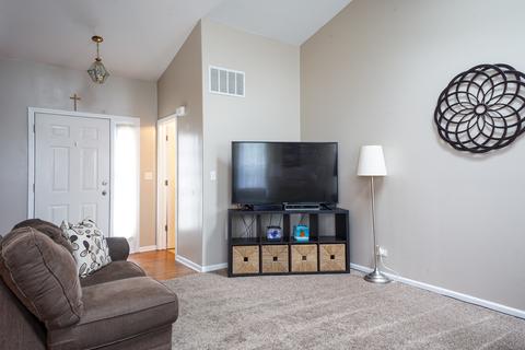 32509 Millstone Cir, Lakemoor, IL 60051 photo 3