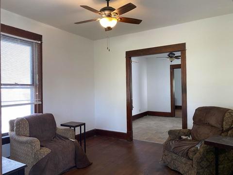 207 E 1st St, Genoa, IL 60135 photo 2
