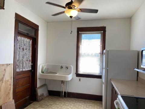 207 E 1st St, Genoa, IL 60135 photo 5