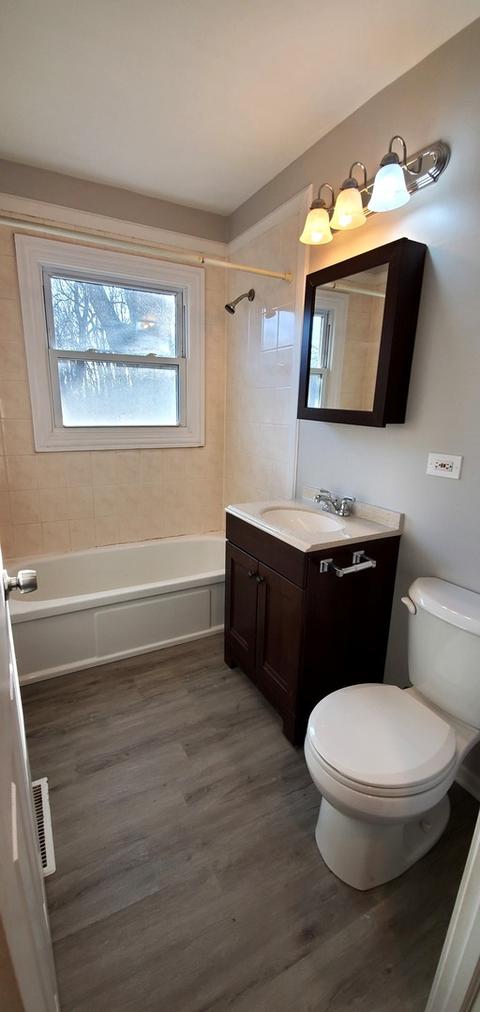 1715 Beechnut Dr, Holiday Hills, IL 60051 photo 9